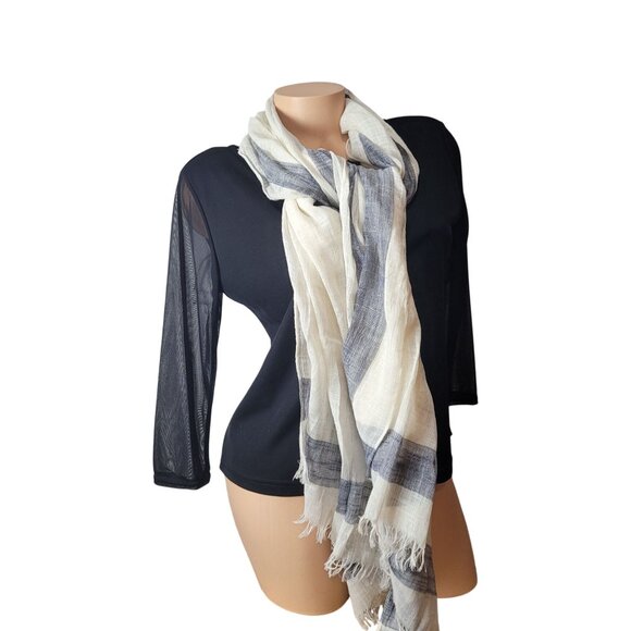 NWT Banana Republic Beige & Navy Plaid Fringe Scarf - Picture 9 of 14